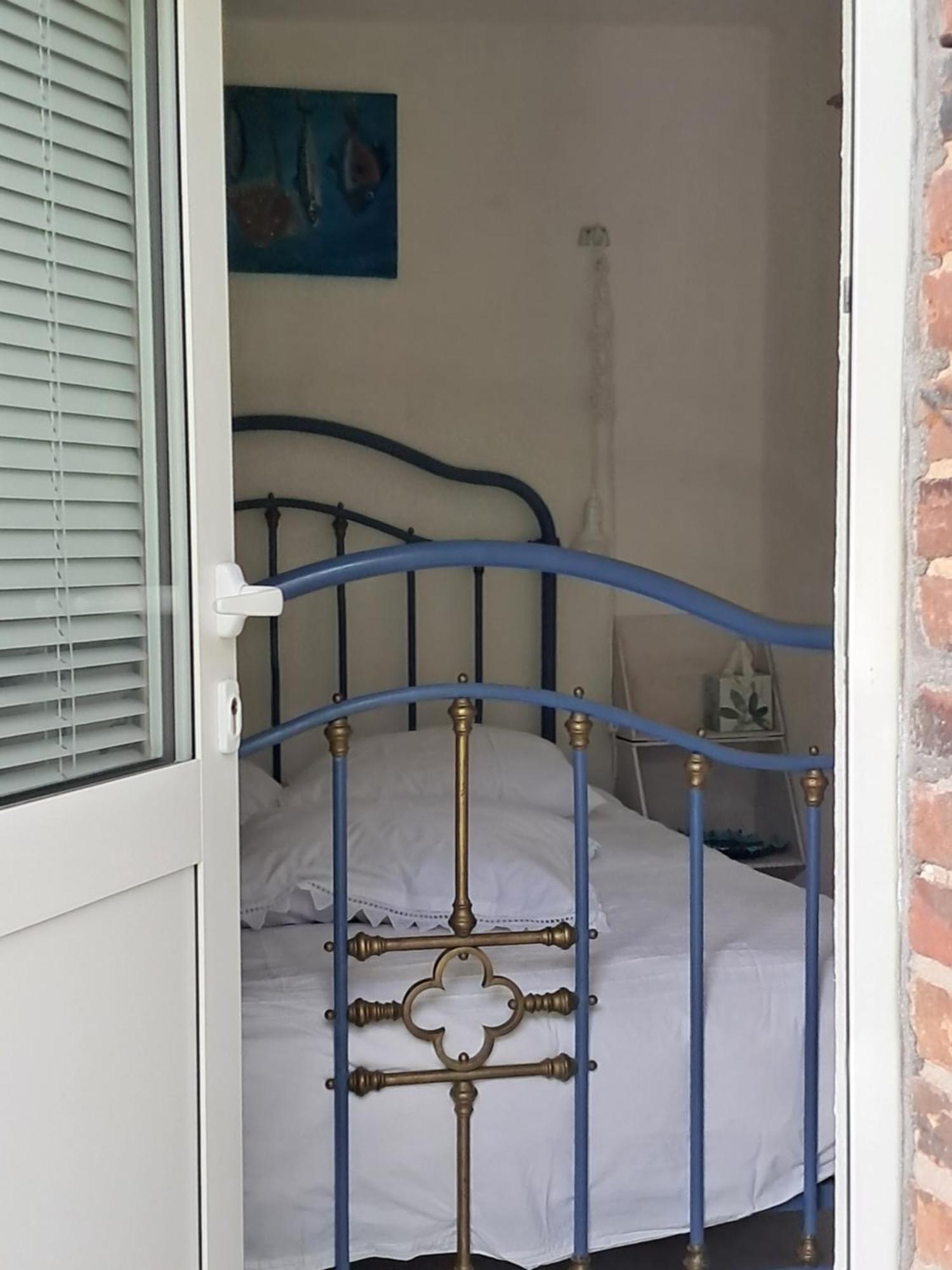 Bed and Breakfast Le Buisson De La Gariole Обиньи-сюр-Нер Экстерьер фото