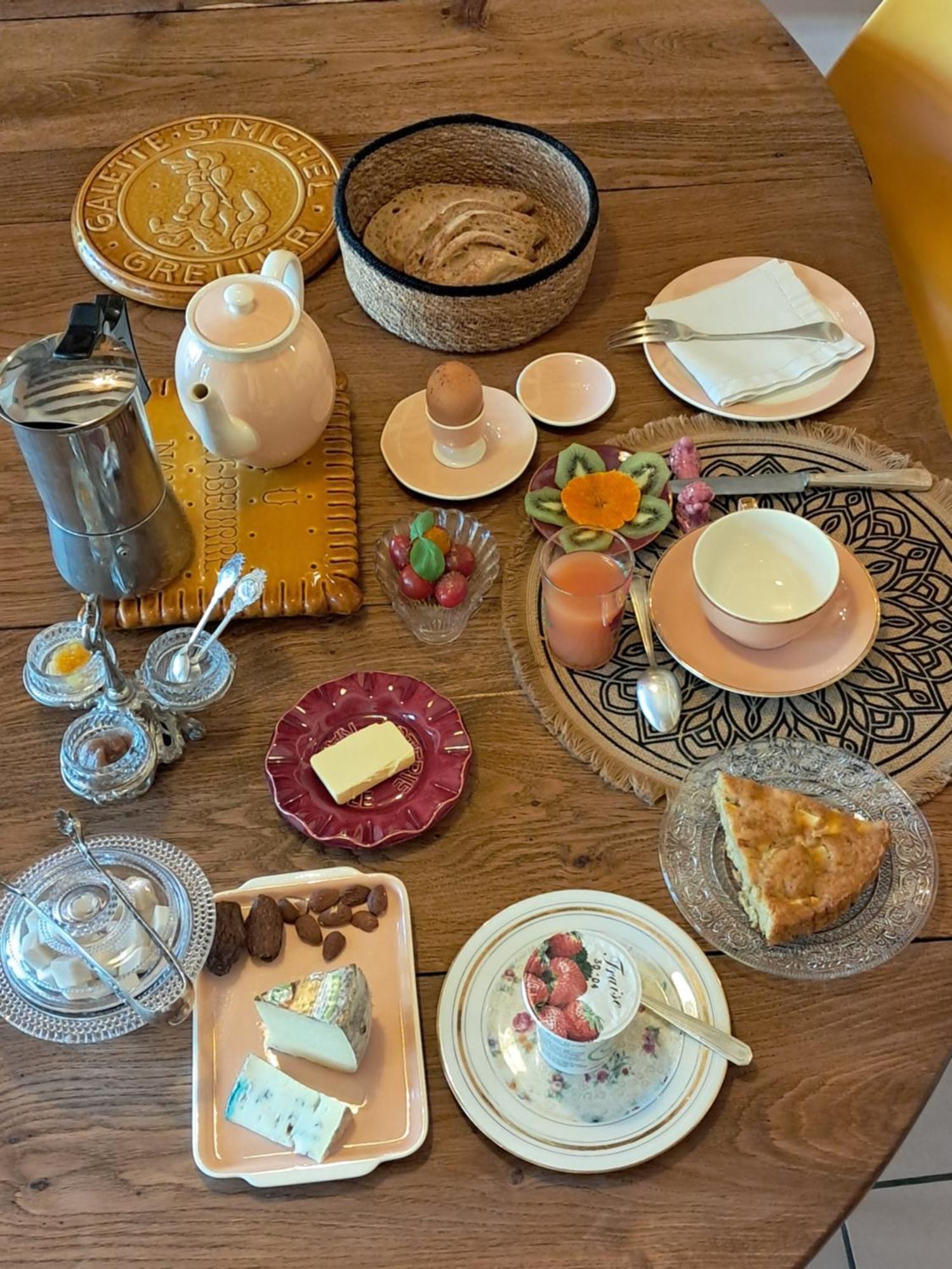 Bed and Breakfast Le Buisson De La Gariole Обиньи-сюр-Нер Экстерьер фото
